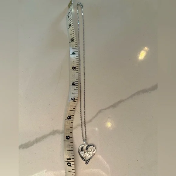 MOM pendant with chain - Picture 3 of 3